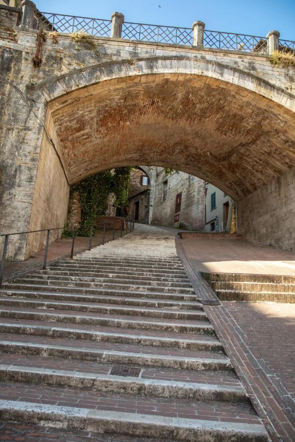 La Conca Apartment: A View On The Roman Aqueduct Perugia Kültér fotó